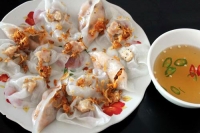 Đến Hội An nhớ ăn bánh bao bánh vạt