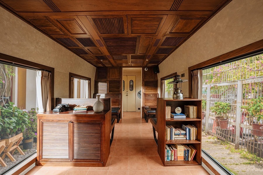 Bên trong tàu Hà Nội 5 Cửa Ô