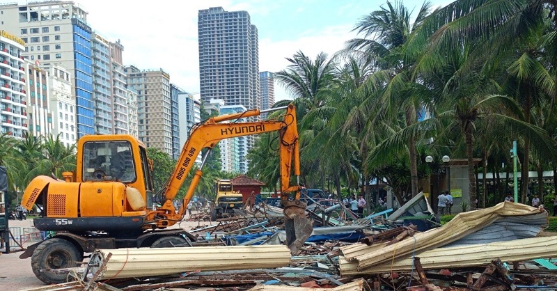 Đà Nẵng cưỡng chế tháo dỡ các ki-ốt trên đường Võ Nguyên Giáp