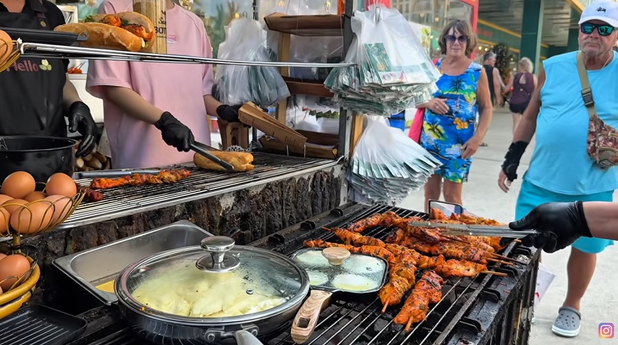 Một quán bánh mỳ Đà Nẵng bỗng siêu hot