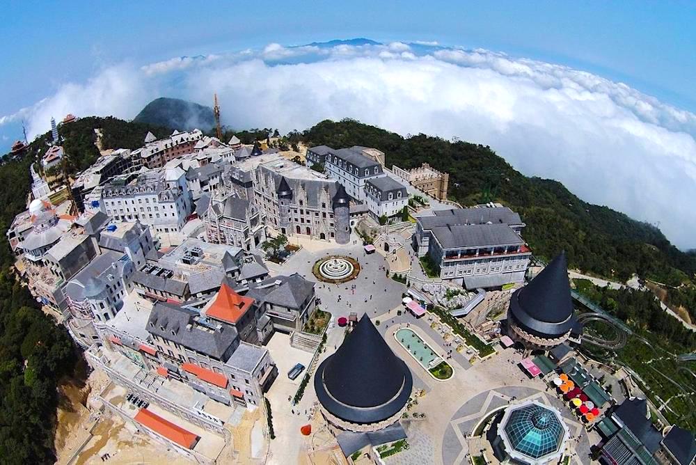 Bà Nà Hills nhìn từ trên cao